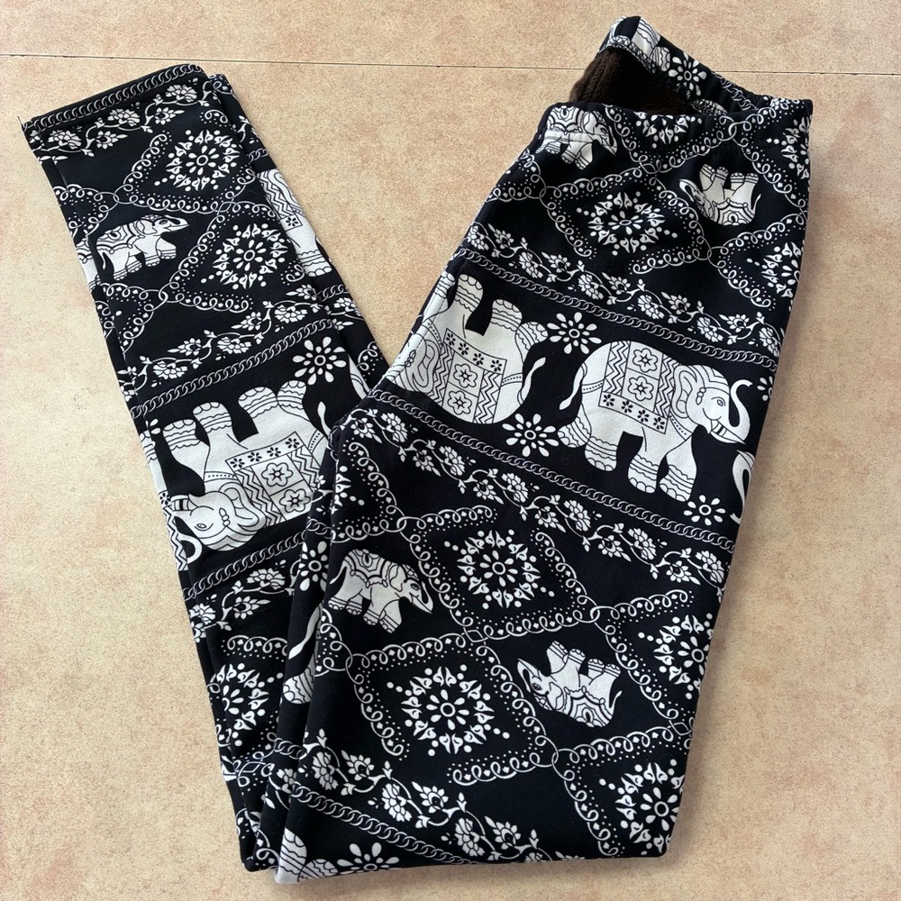 NWOT Just Cozy Elephant Print Faux Fur Lined Leggings